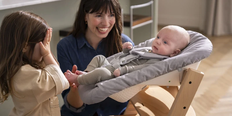 Stokke Tripp Trapp Novorodenecký set s držiakom na hračku Grey