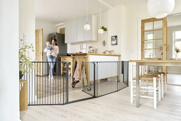 Baby Dan Univerzální prostorová zábrana BabyDan CombiFit XXL, černá
