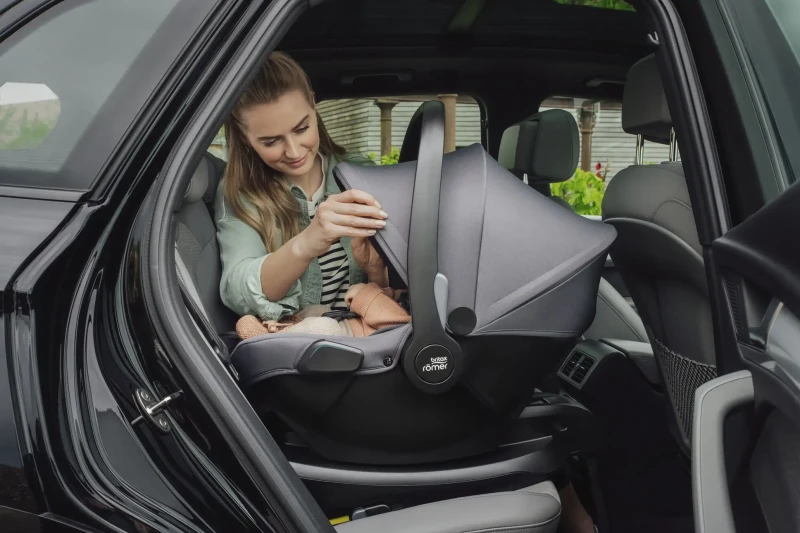 BRITAX Autosedačka Baby-Safe Core, Midnight Grey