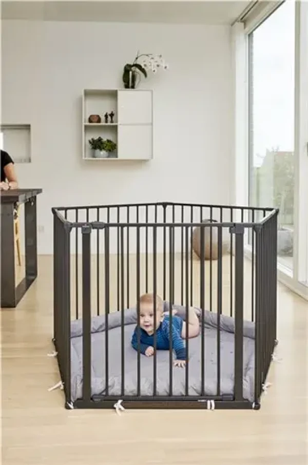 Baby Dan Ohrádka BabyDan Supreme OLAF Pentagon černá s matrací