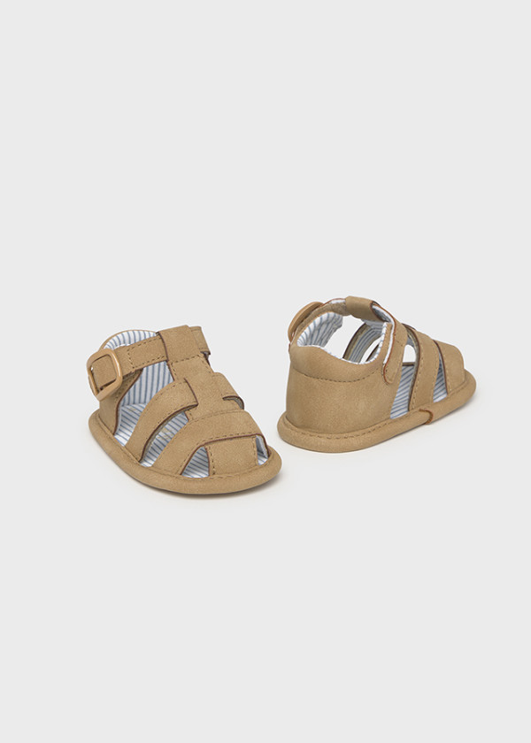 Mayoral Dojčenské sandálky Layette Boy Camel veľ. 19