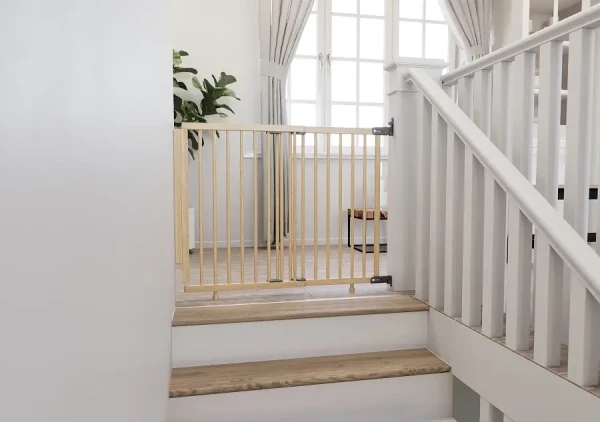 Baby Dan Vysoká zábrana na schodiště BabyDan Adjust Pro Stair Gate Wood, 65-110cm