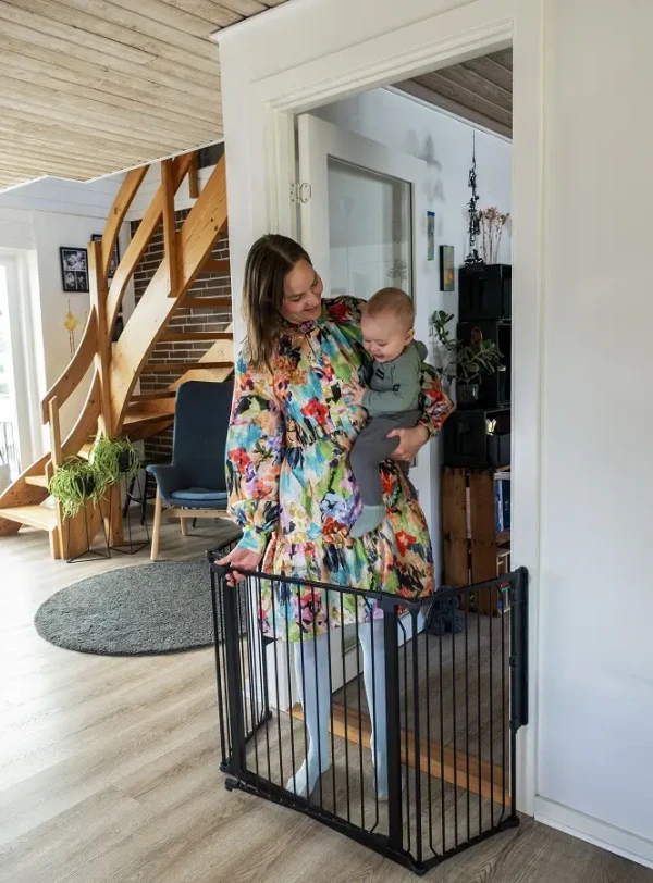 Baby Dan Univerzální prostorová zábrana BabyDan Carl Wide, černá